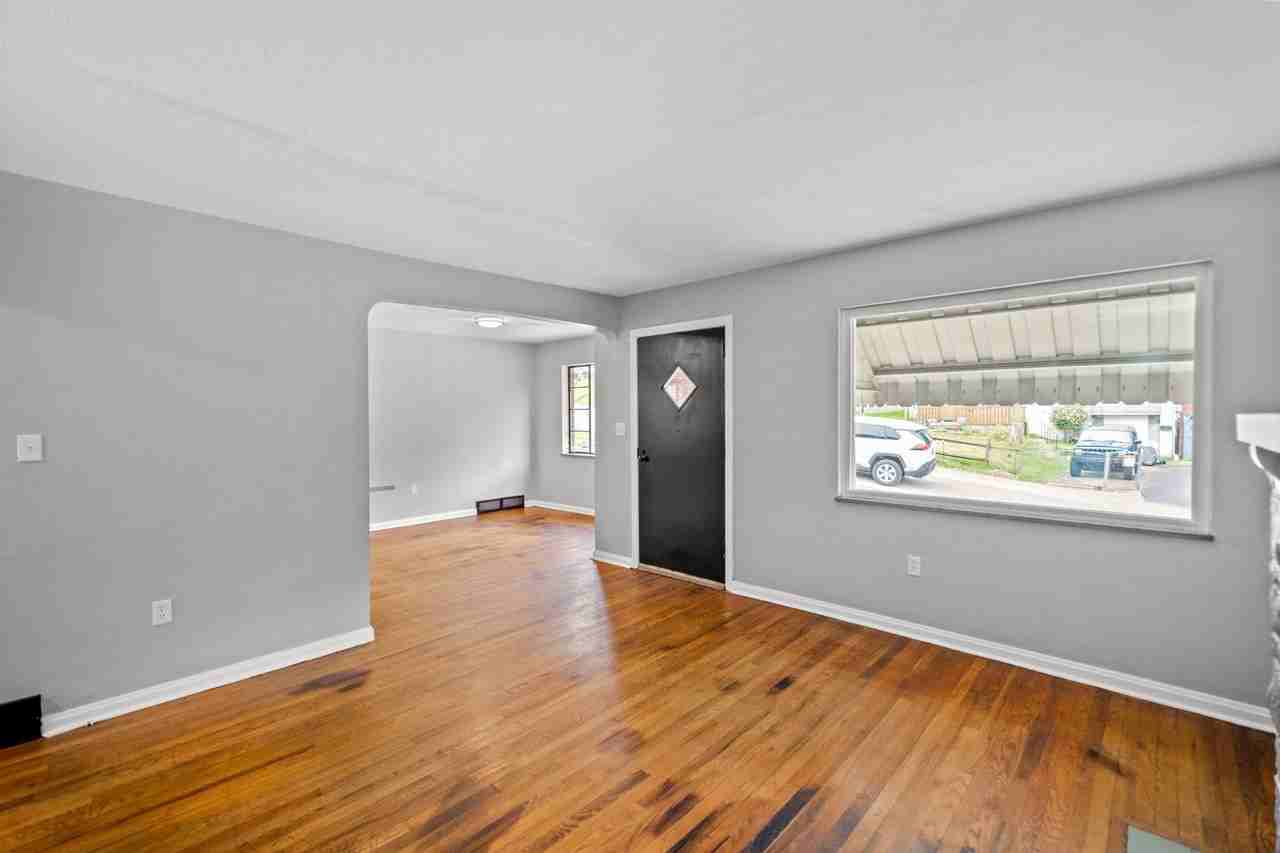 295 Evaline St - Photo 3 of 20