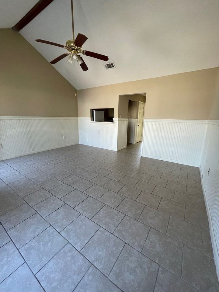 9131 Ridge Pecan Dr - Photo 2 of 8