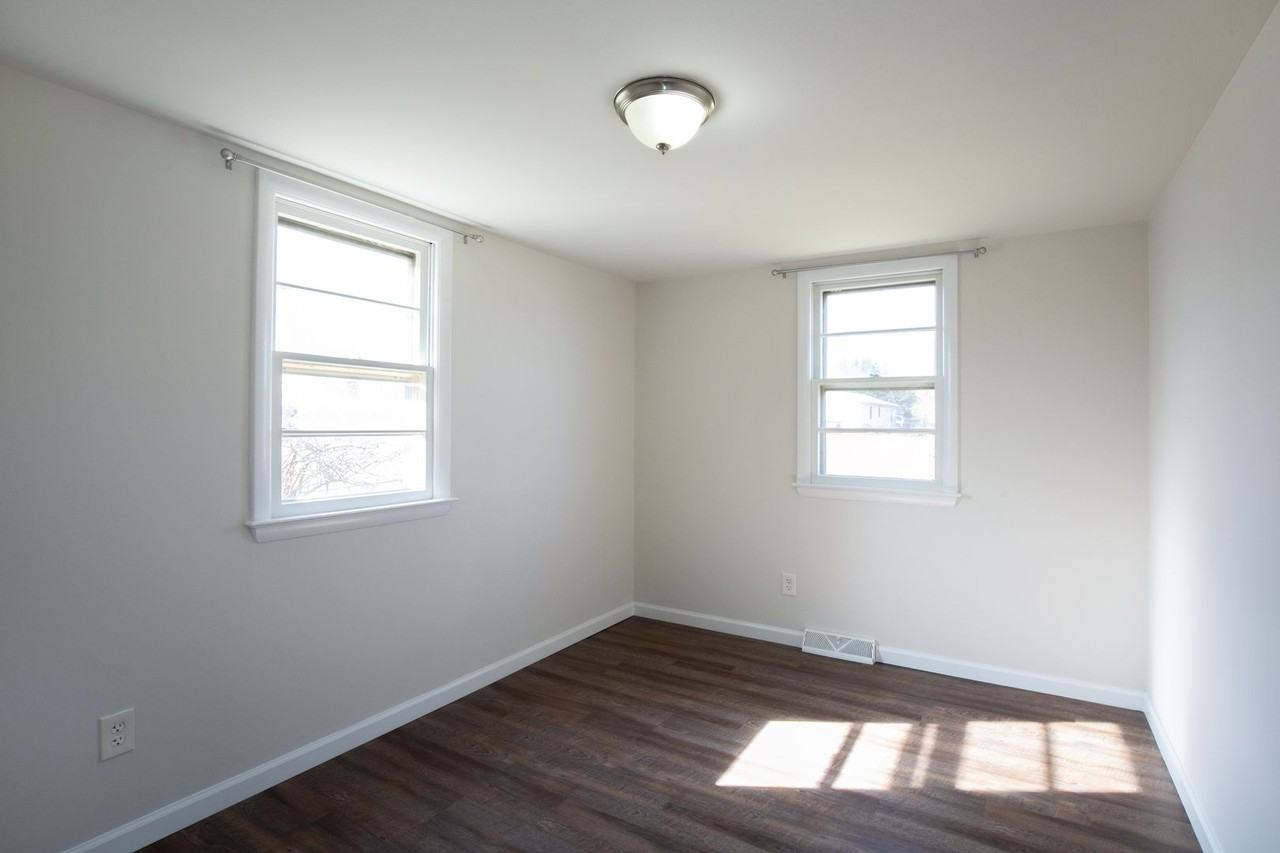 201 Cranes Ln - Photo 3 of 23