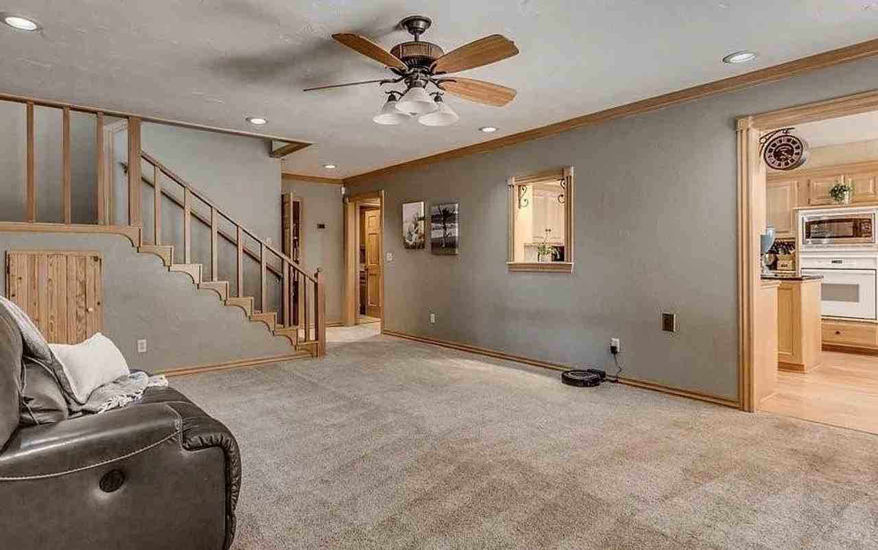 1408 Fox View Ct - Photo 6 of 31
