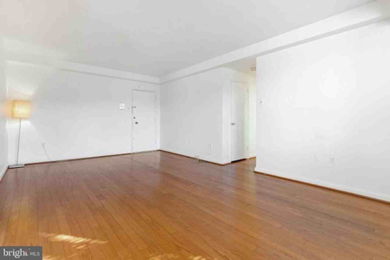 310 Ridgemede Rd - Photo 3 of 20