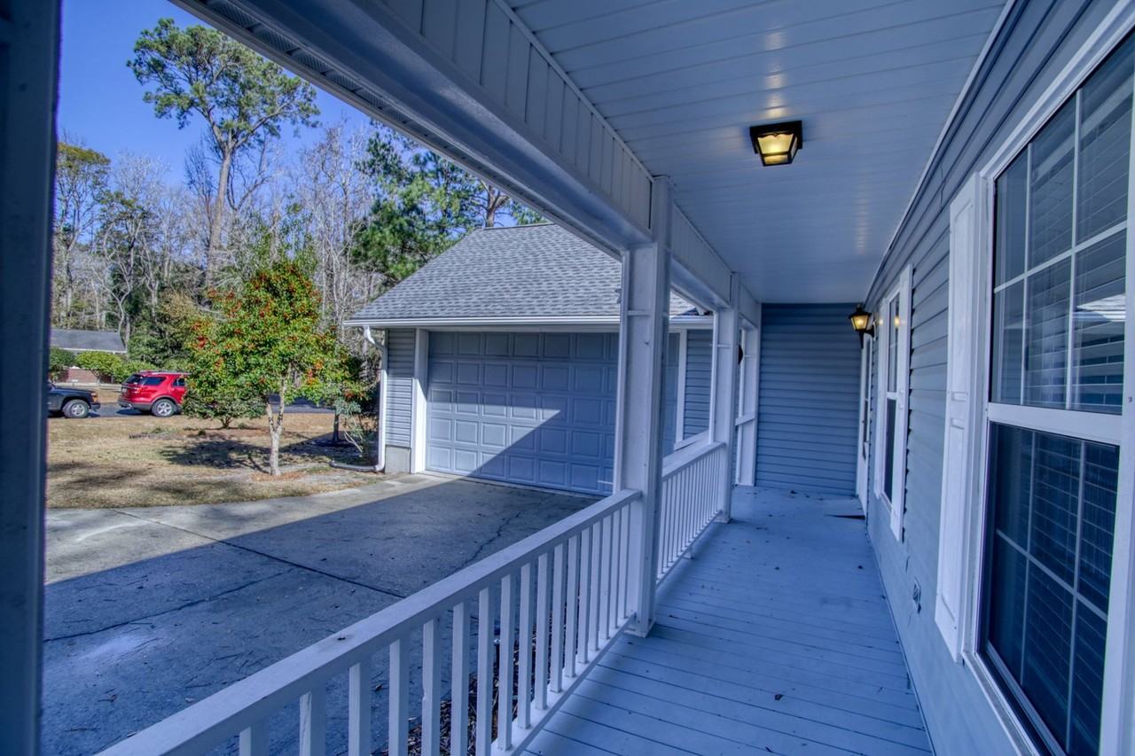 6 Landing Ct - Photo 3 of 34