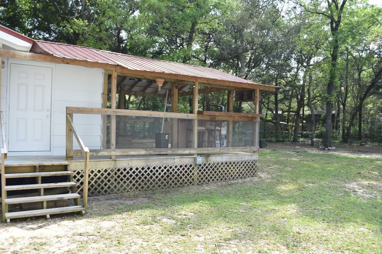 159 Sycamore Dr - Photo 3 of 21