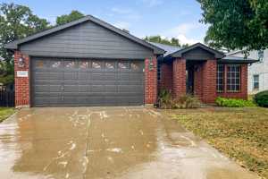 featured image of 2412 Castle Pines Dr