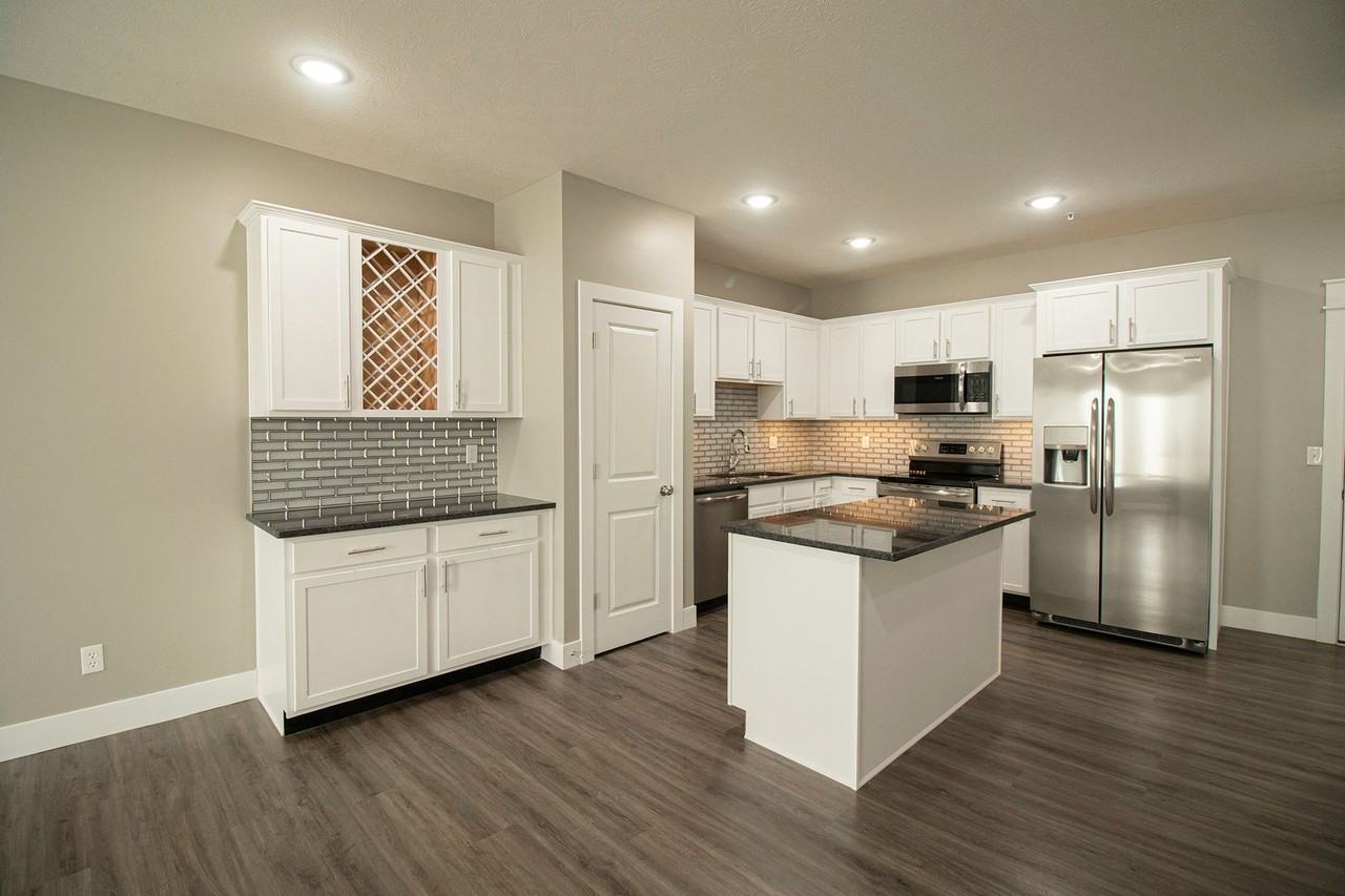 Pullman Station - Photo 2 of 48