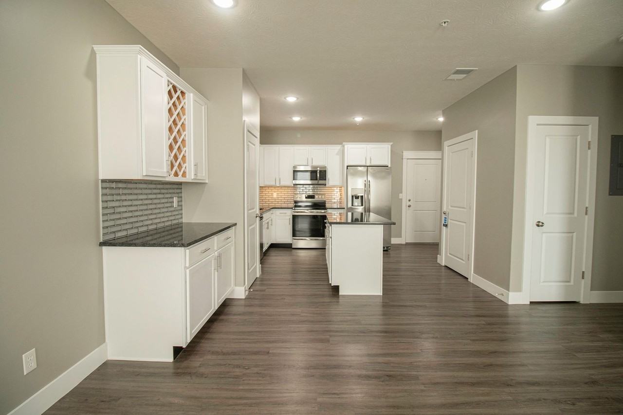 Pullman Station - Photo 4 of 48