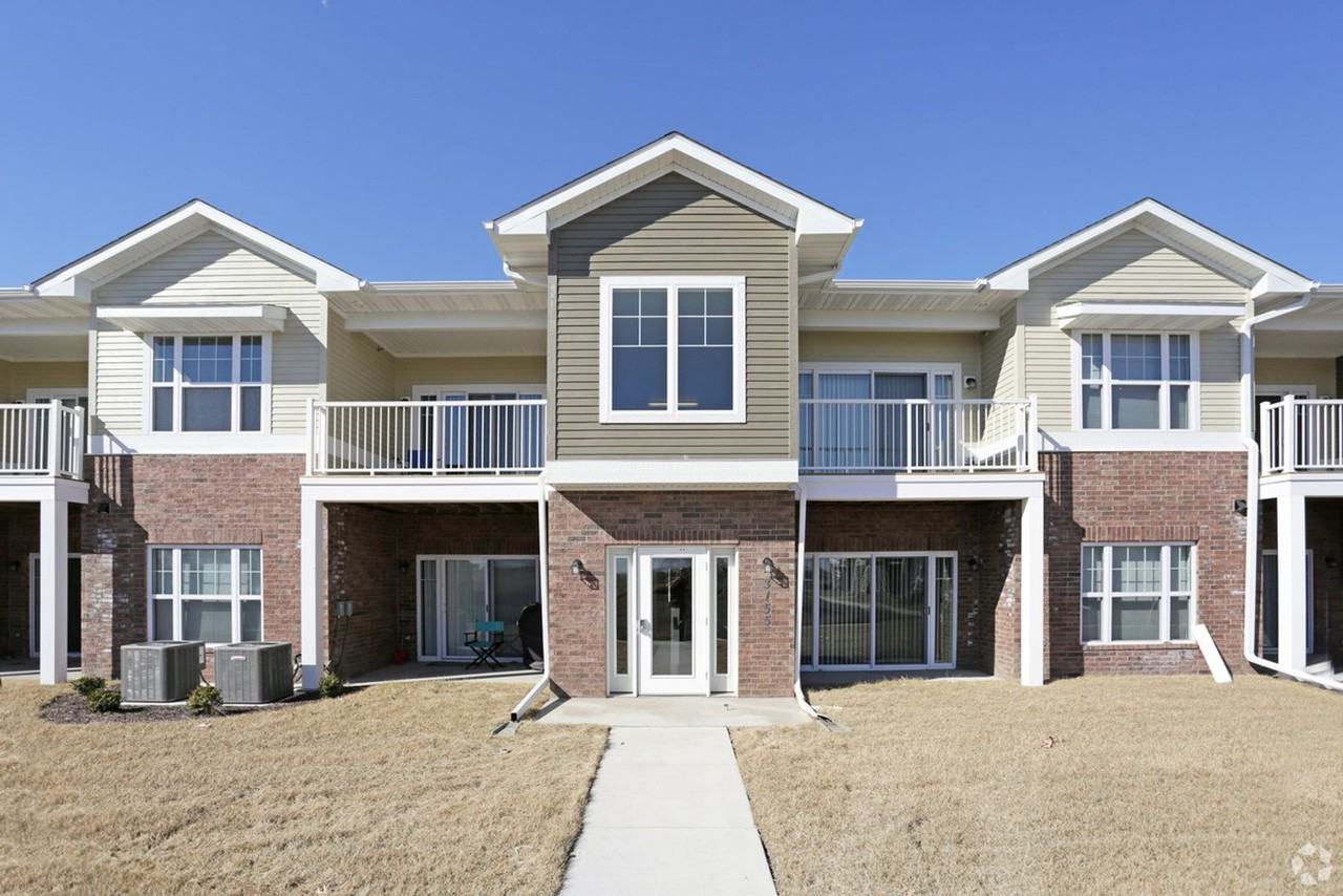 Overlook Apartments - Photo 3 of 50