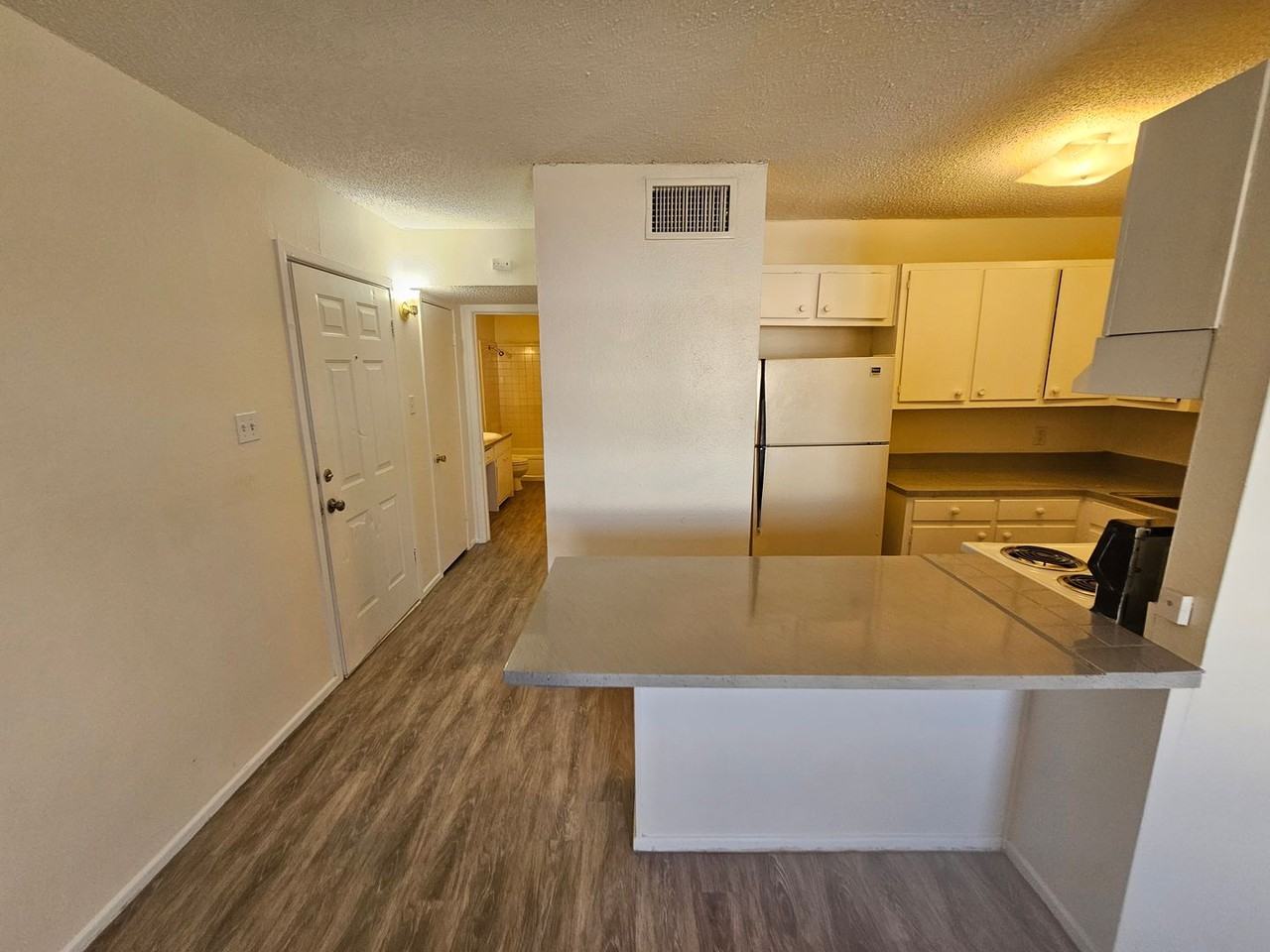 Plainview Apartments - Photo 3 of 50