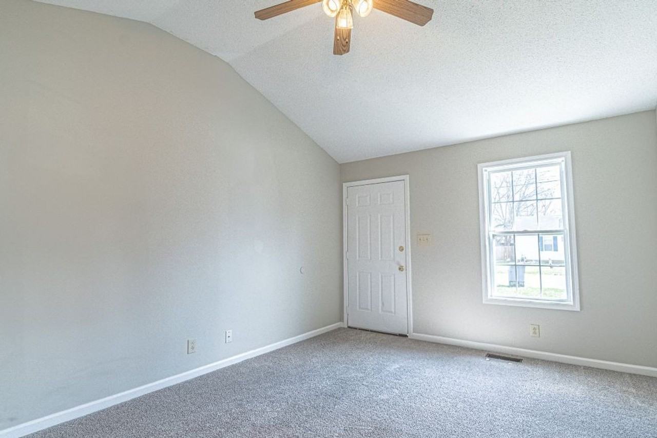 1805 Harbor Dr - Photo 5 of 14