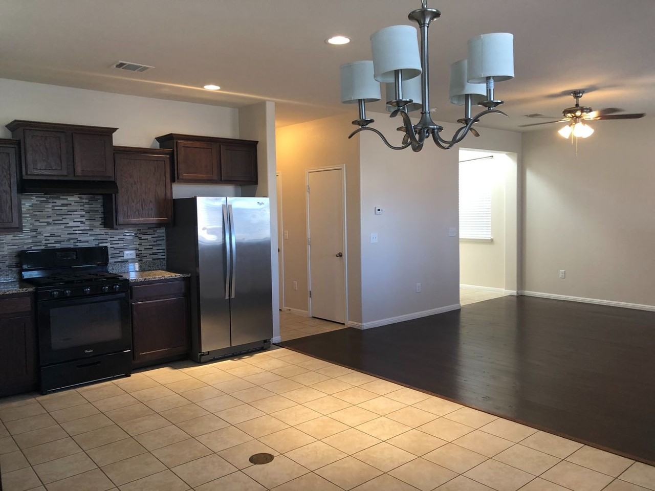 519 Twisted Oaks Ln - Photo 6 of 26