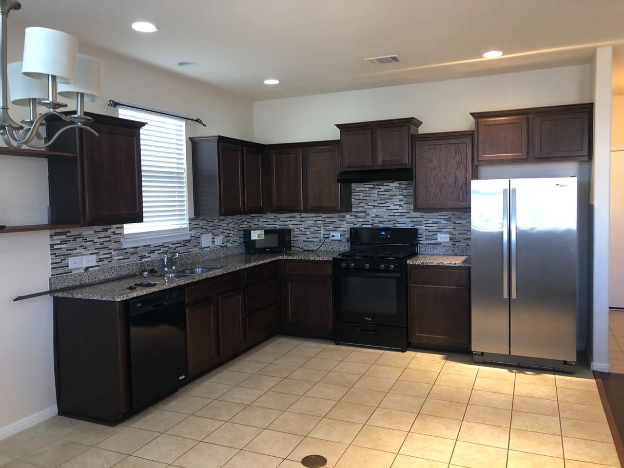 519 Twisted Oaks Ln - Photo 7 of 26