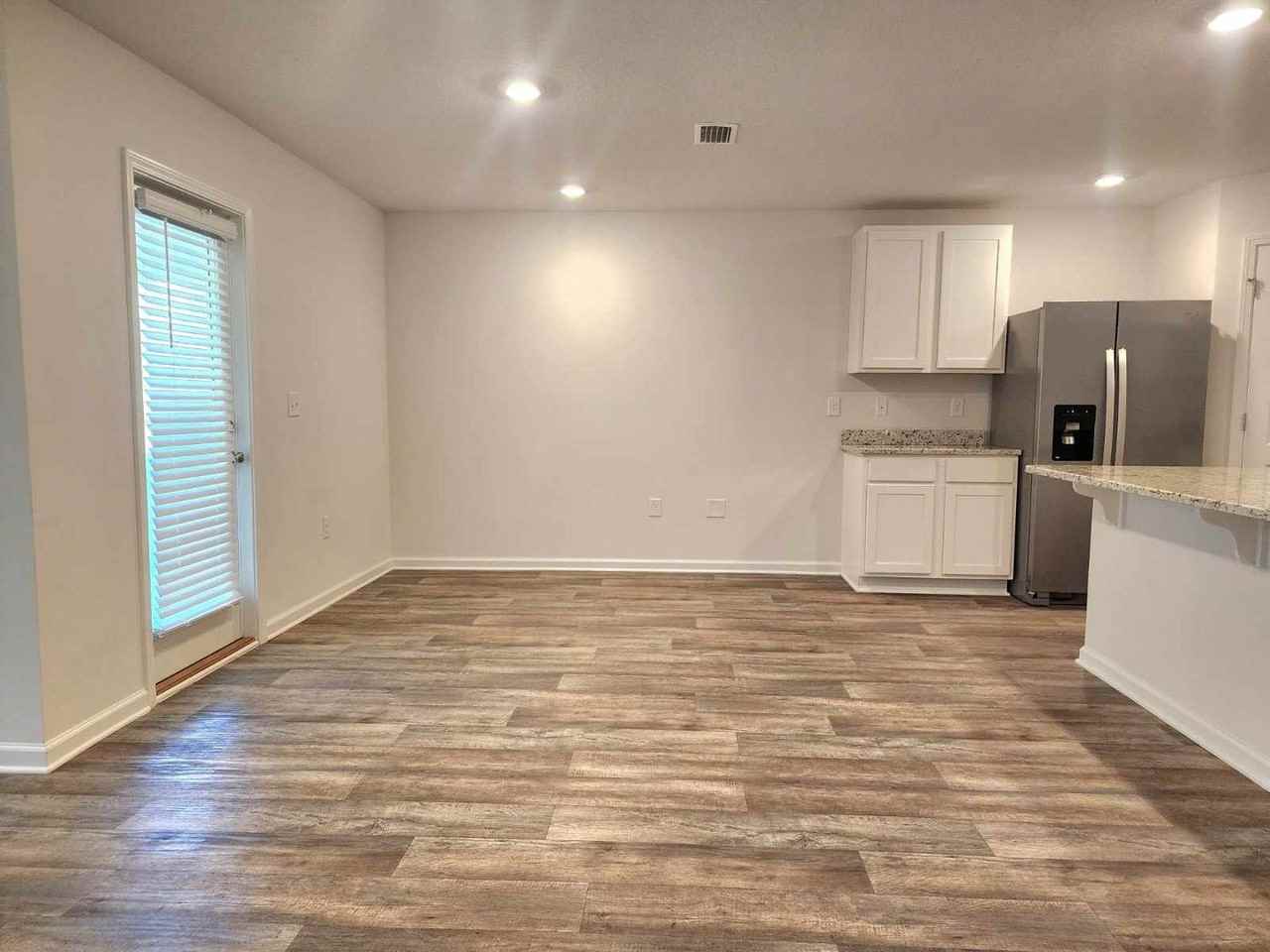 7440 Oak Lake Blvd - Photo 3 of 34