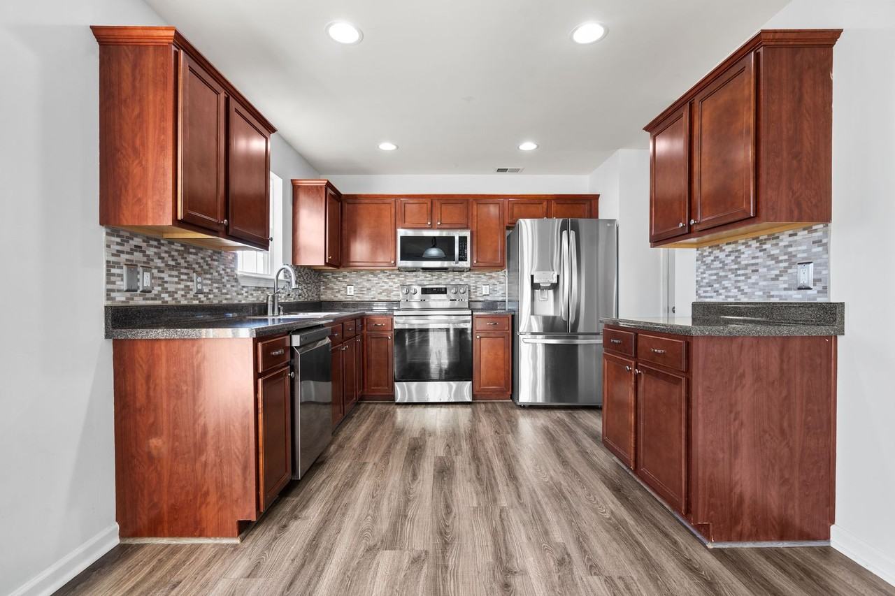 4035 Cadence Dr - Photo 4 of 25