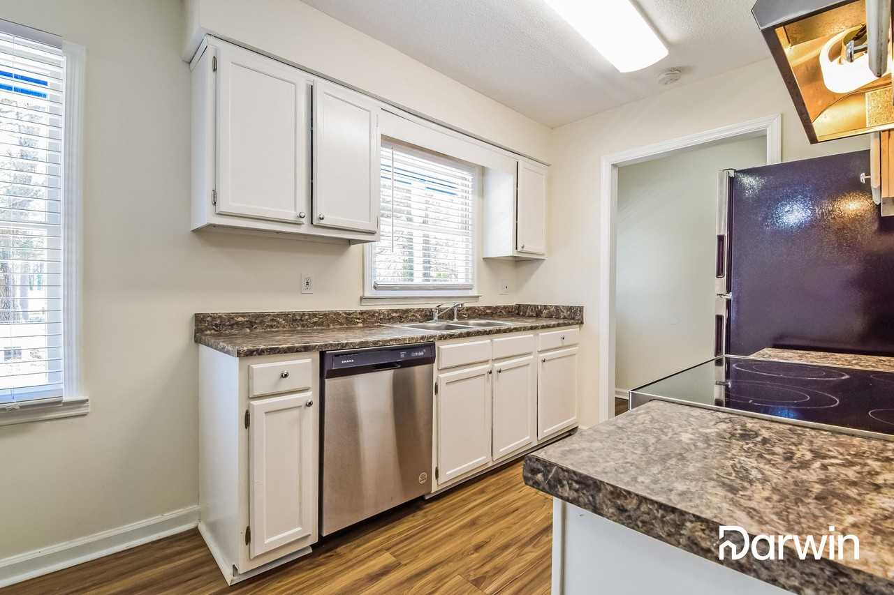 19 Thomas Way - Photo 2 of 15