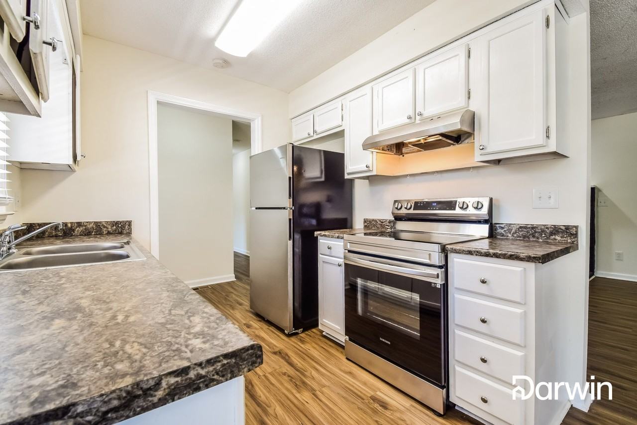 19 Thomas Way - Photo 3 of 15