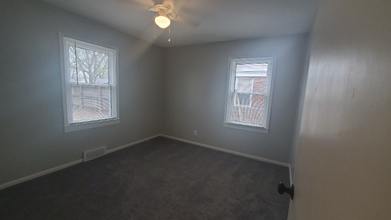 238 Hungerford Ave - Photo 3 of 8