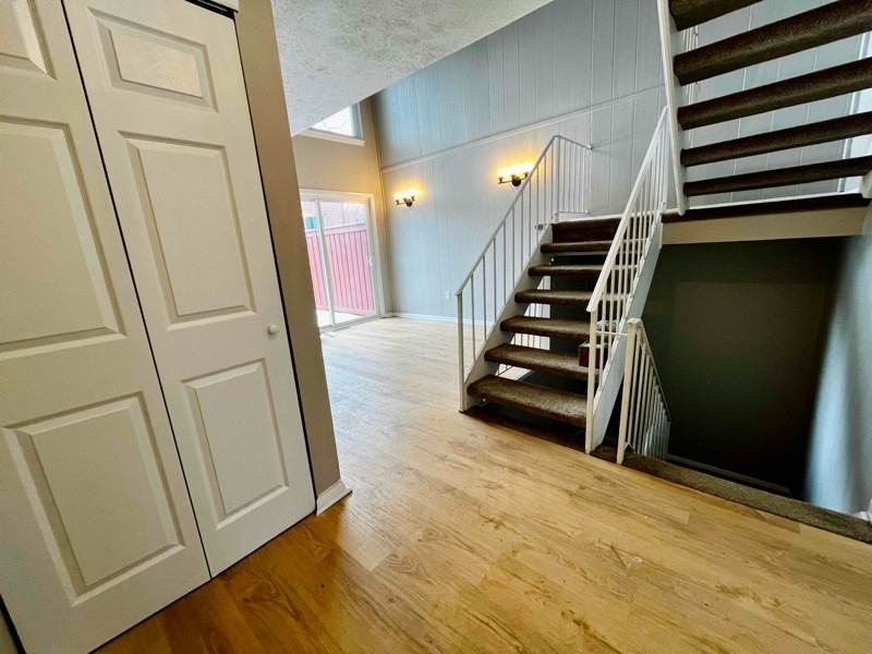 31 Tilegate Gln - Photo 2 of 13