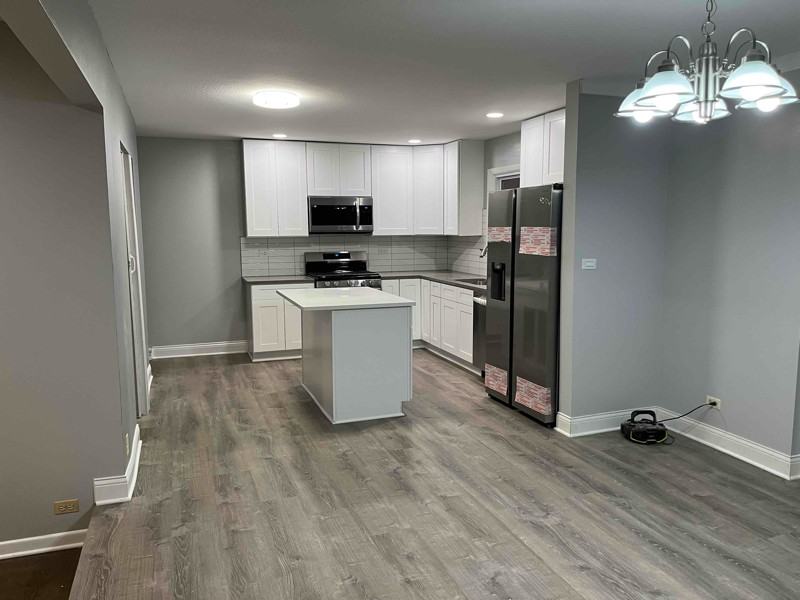 1212 E Irving Park Rd - Photo 2 of 12