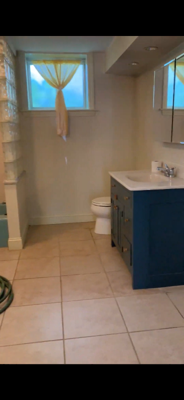 4B Turner Ln - Photo 3 of 13