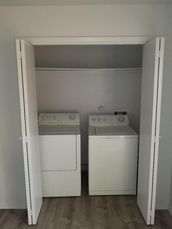 303 Vassar Dr Se #2 - Photo 5 of 26