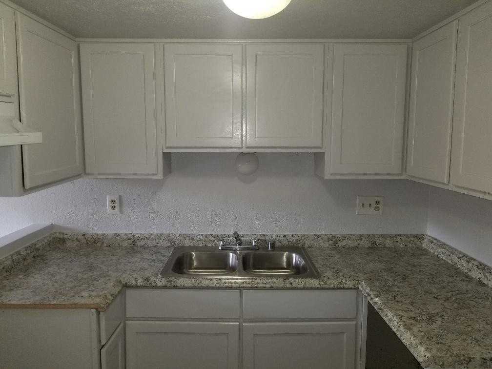 303 Vassar Dr Se #2 - Photo 7 of 26