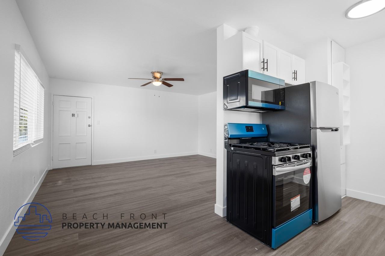 1855 Stanley Ave. - Photo 2 of 15