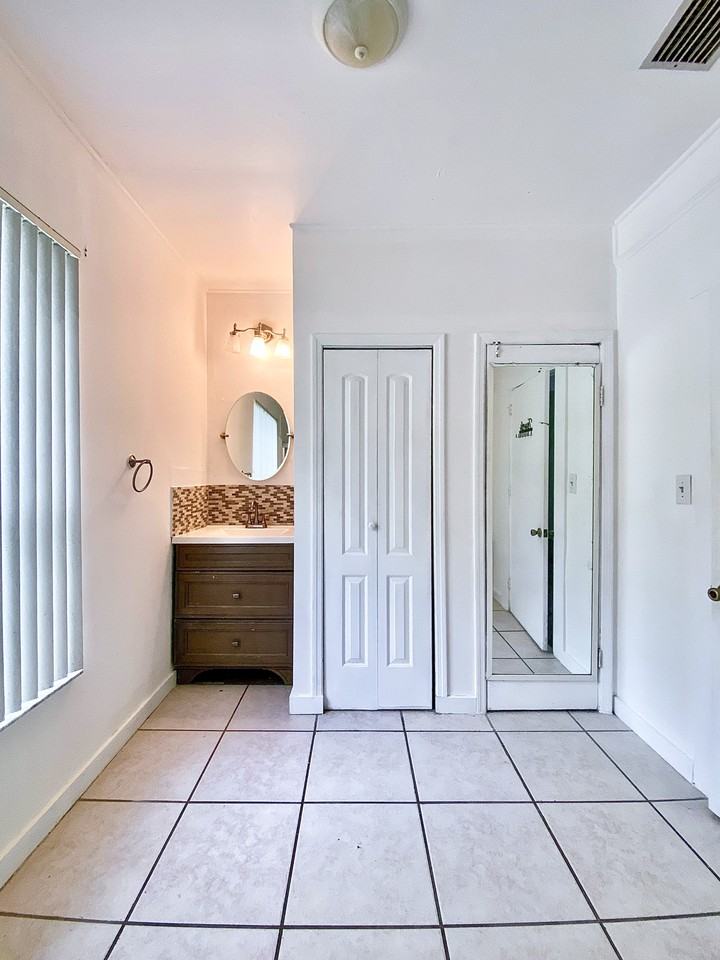 Kings Hwy - Photo 7 of 18