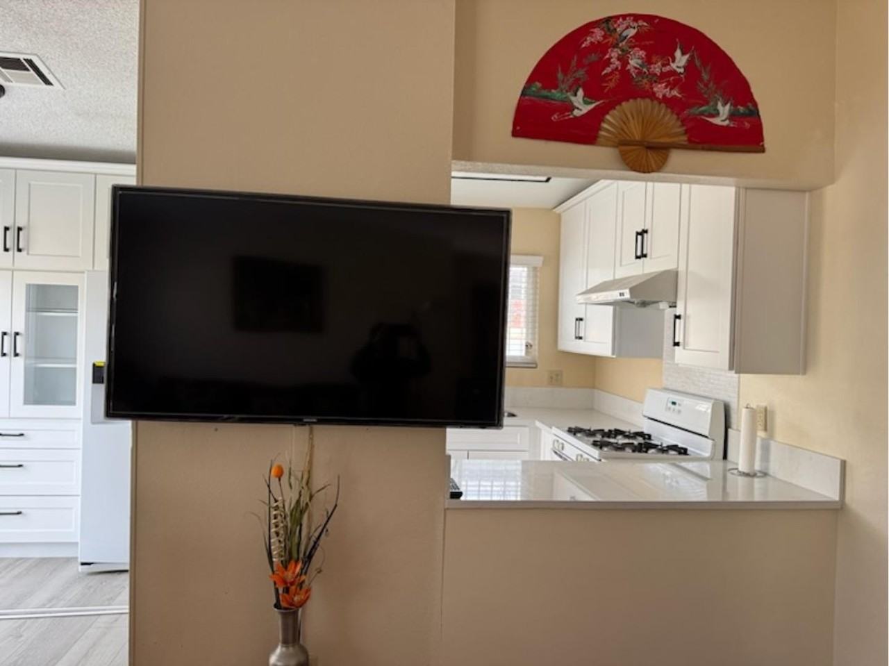 6256 West Foothill Boulevard - Photo 7 of 12