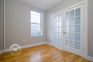 featured image of 2785 E 15th St #2R