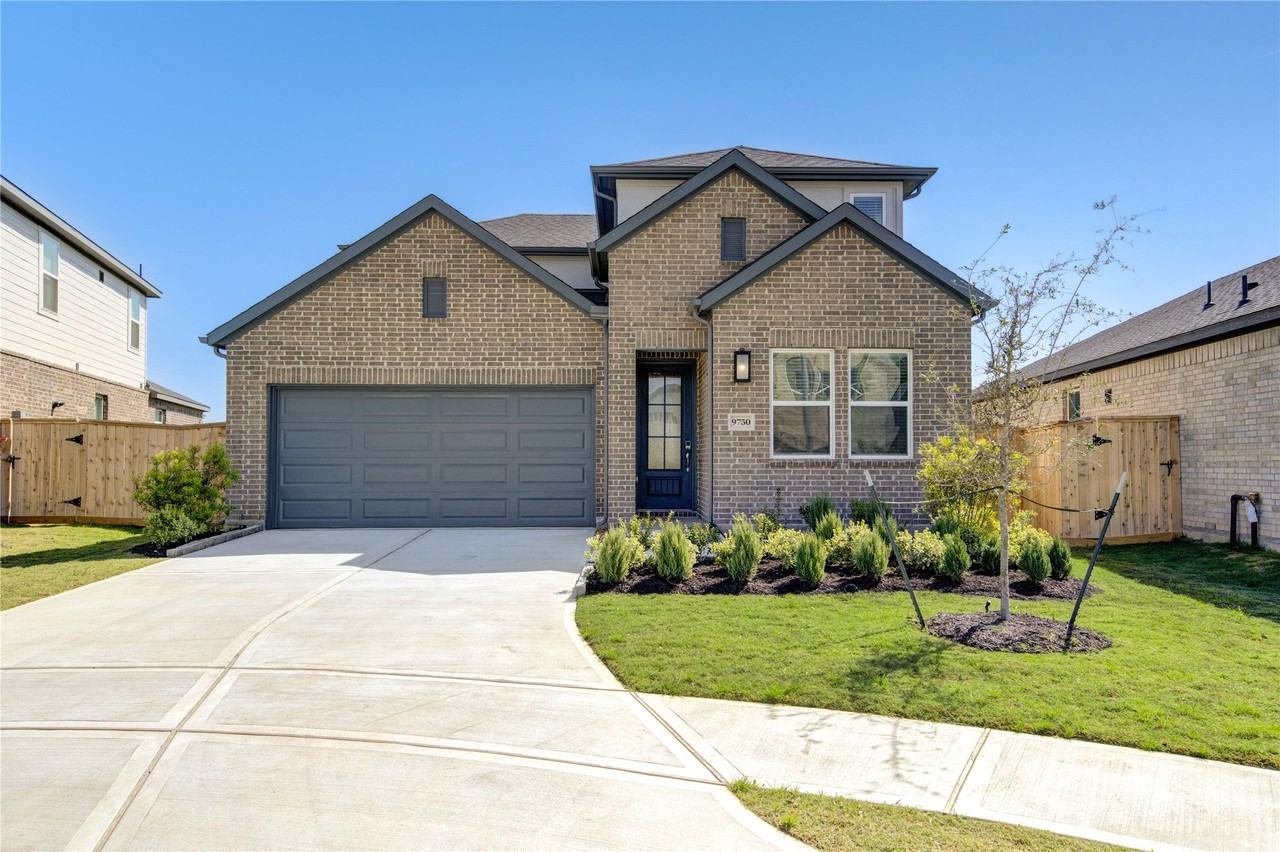 9750 Pettus Creek Dr - Photo 2 of 49