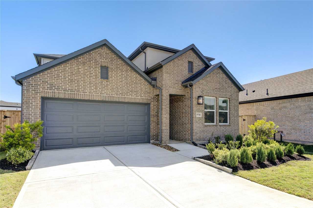 9750 Pettus Creek Dr - Photo 3 of 49