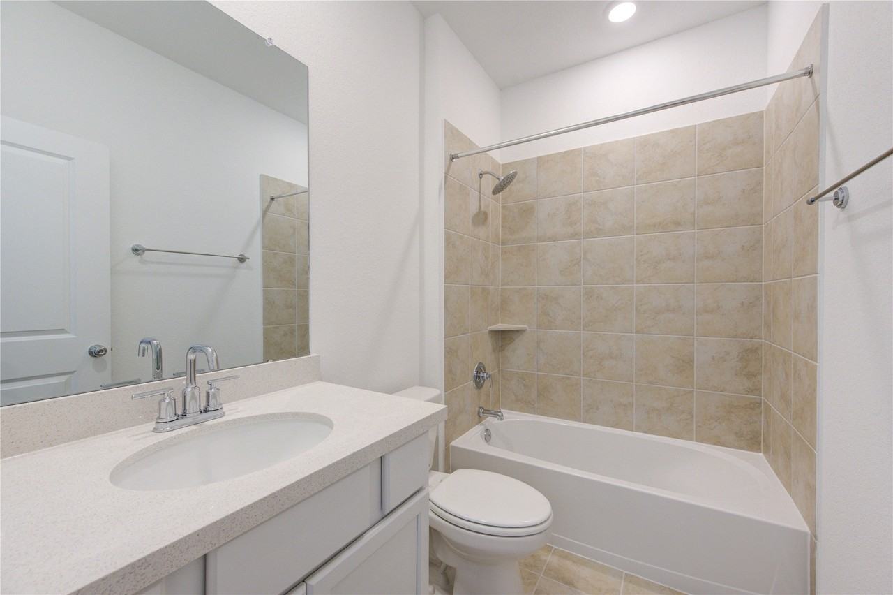 9750 Pettus Creek Dr - Photo 7 of 49