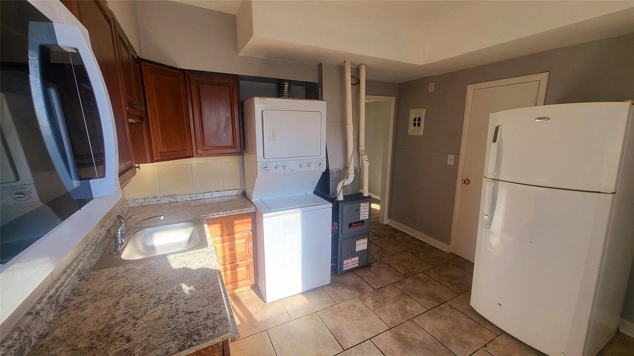 174 South Ave Apt 3 - Photo 3 of 16