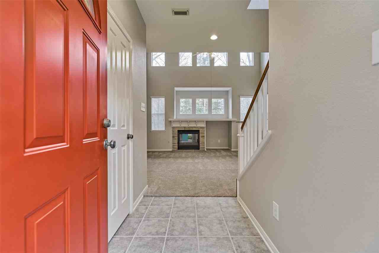 67 Scarlet Woods Ct - Photo 4 of 44