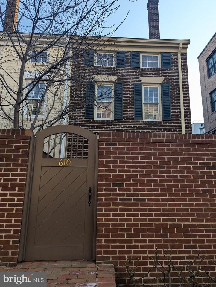 610 Pendleton St - Photo 2 of 2