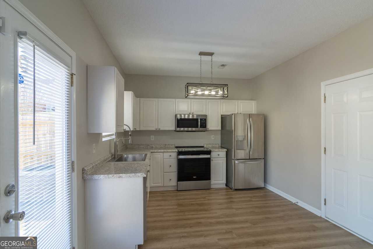 6658 Sunset Park - Photo 7 of 15