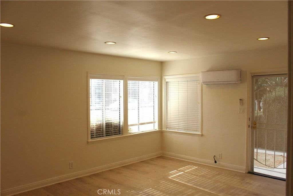 14323 Burbank Blvd - Photo 3 of 13