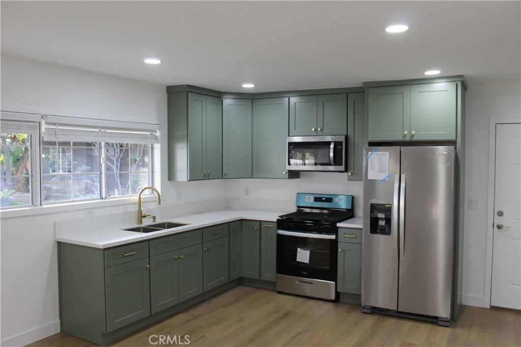 15838 Celtic St - Photo 2 of 5