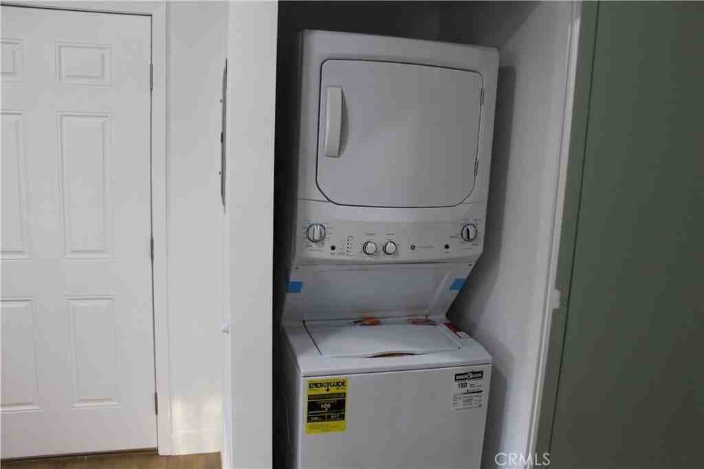 15838 Celtic St - Photo 3 of 5