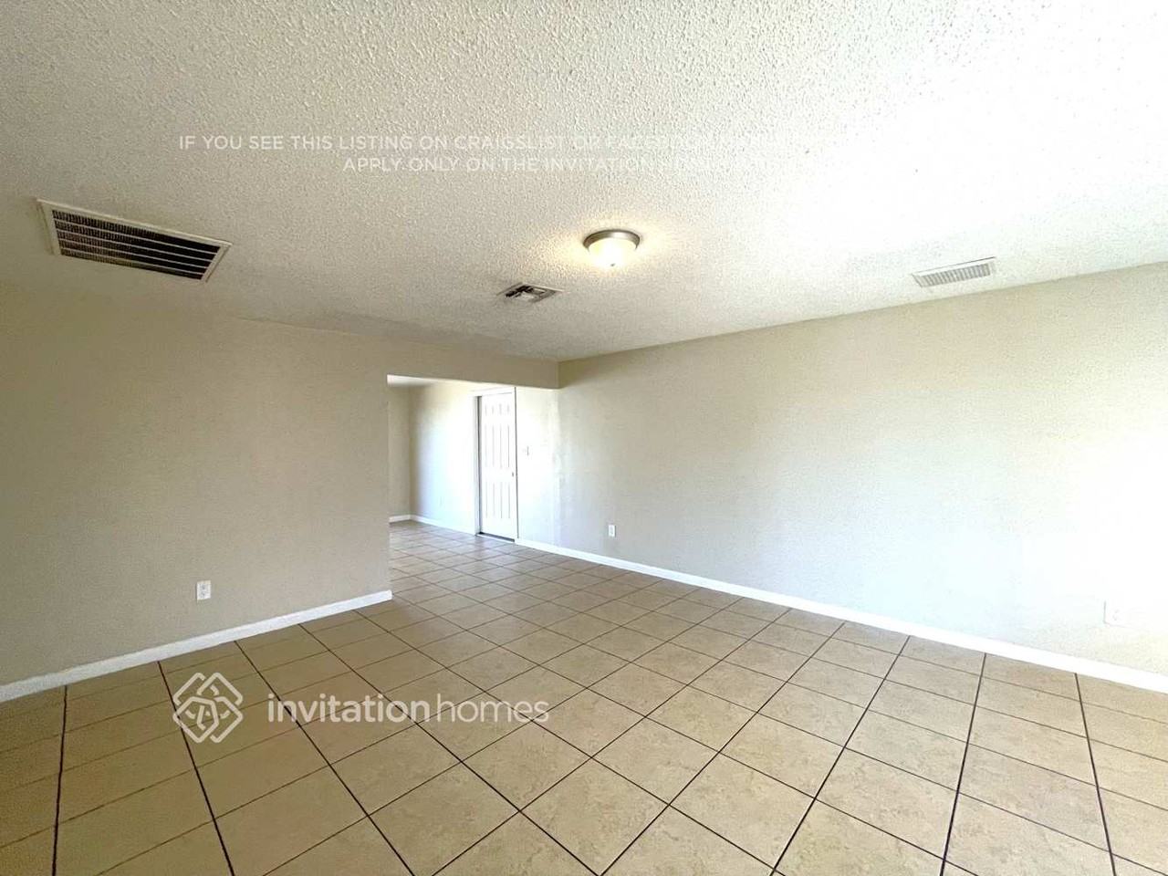 5540 W Berkeley Rd - Photo 4 of 15