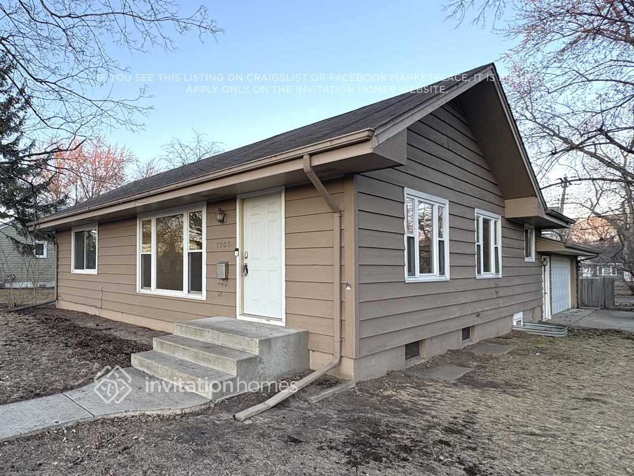 1900 Brookview Dr - Photo 2 of 23