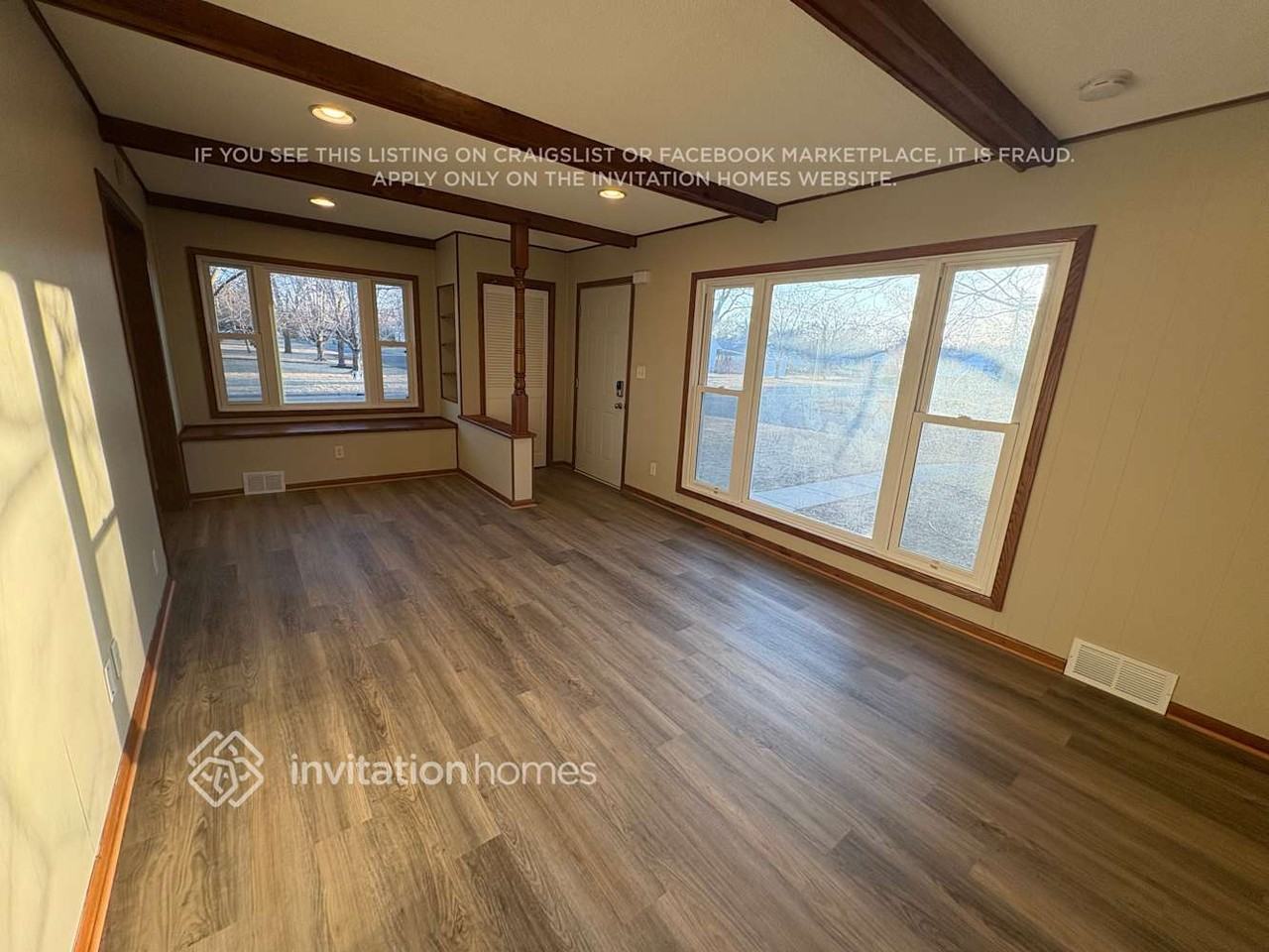 1900 Brookview Dr - Photo 3 of 23