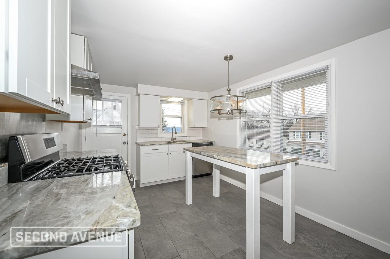 1886 Anderson Ave - Photo 7 of 27