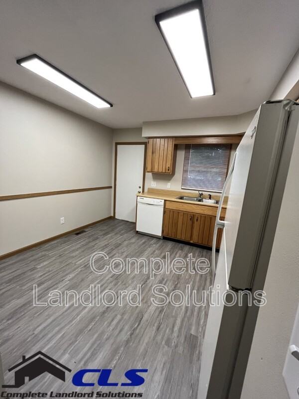 1741 E Southern Manor Dr - Photo 2 of 7