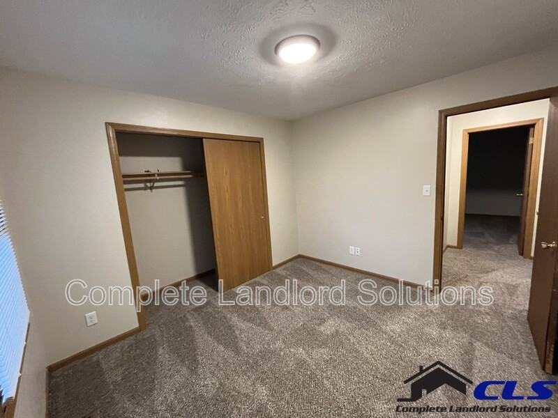 1741 E Southern Manor Dr - Photo 3 of 7