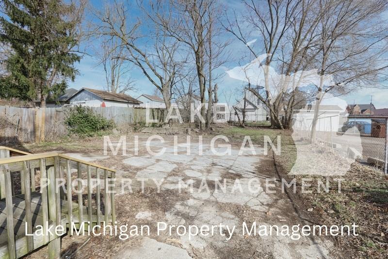 741 Martin Luther King Jr St Se - Photo 2 of 13