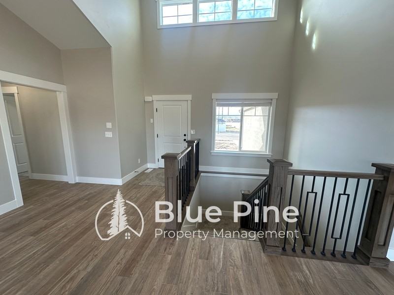 3873 Rocky Mountain Dr - Photo 5 of 33