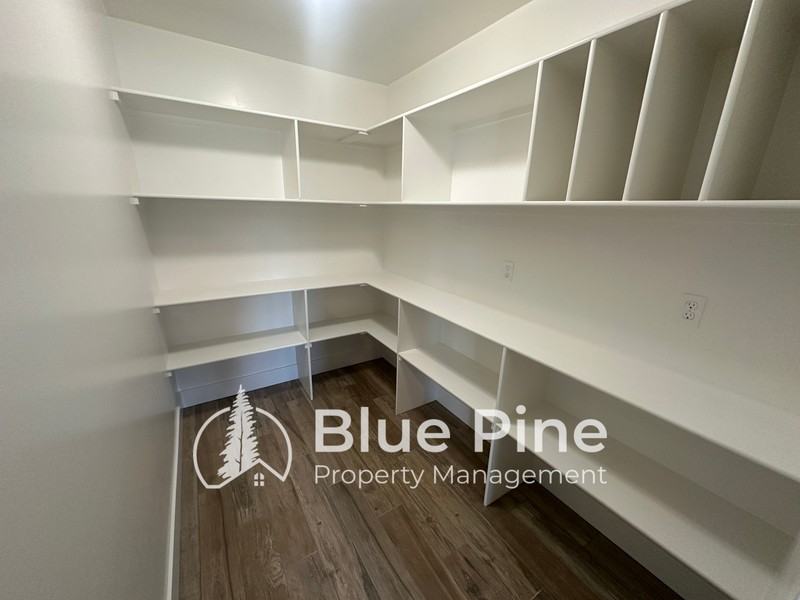 3873 Rocky Mountain Dr - Photo 7 of 33