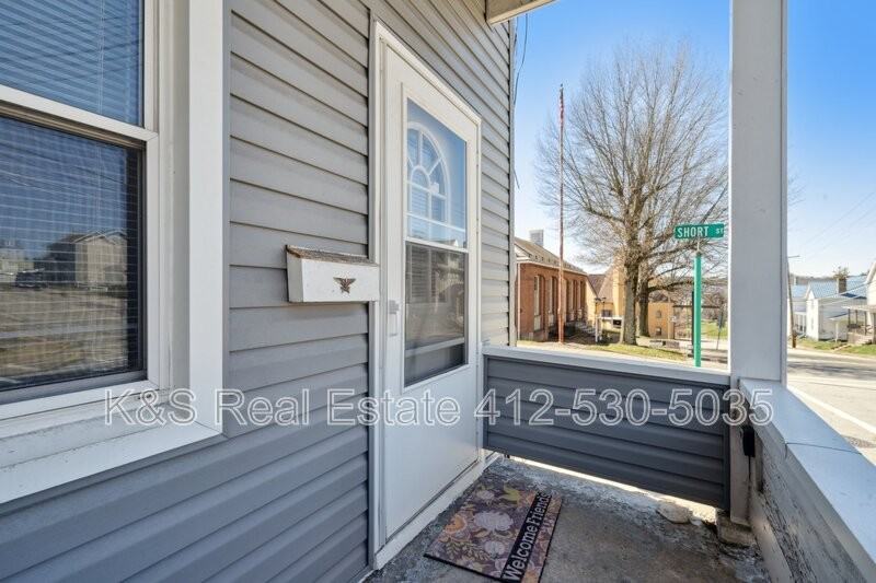 300 Broad Ave - Photo 2 of 11