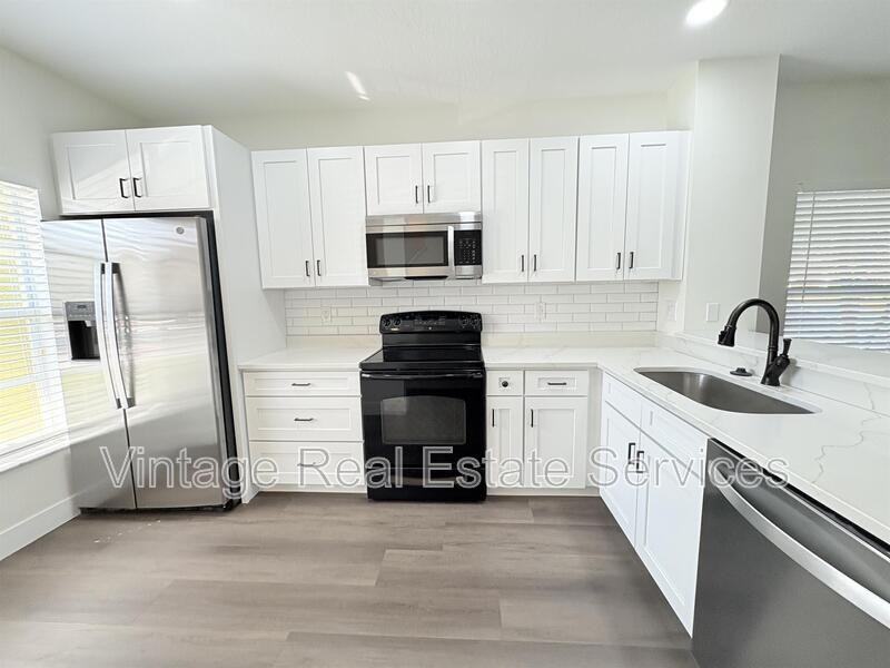 8502 Gablebend Way - Photo 2 of 17